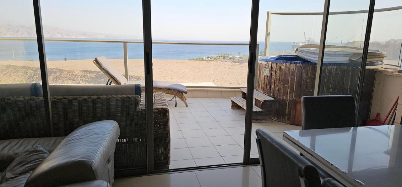 Top-Luxury Exclusive Аpt With Jacuzzi In Front Of The Sea Eilat Esterno foto