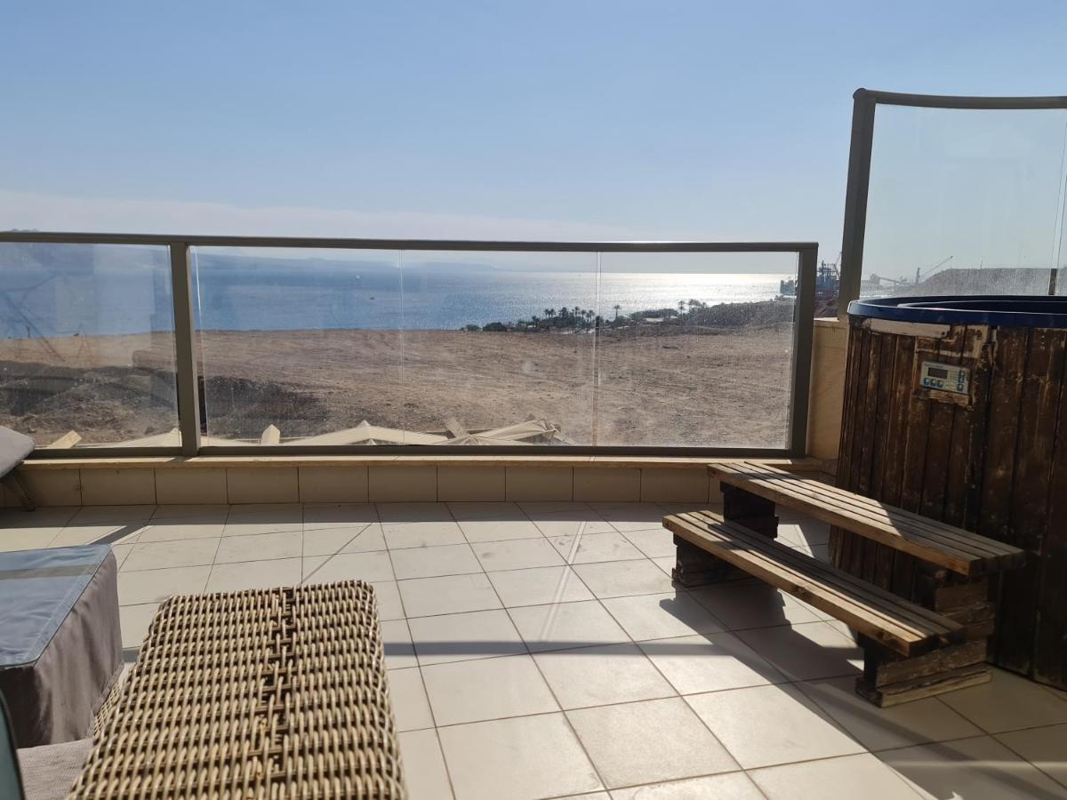 Top-Luxury Exclusive Аpt With Jacuzzi In Front Of The Sea Eilat Esterno foto