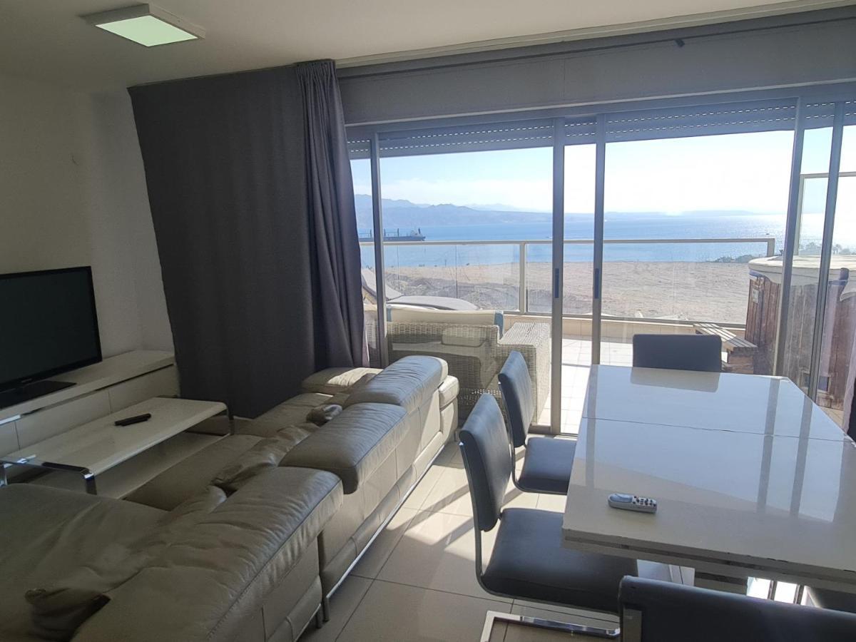 Top-Luxury Exclusive Аpt With Jacuzzi In Front Of The Sea Eilat Esterno foto