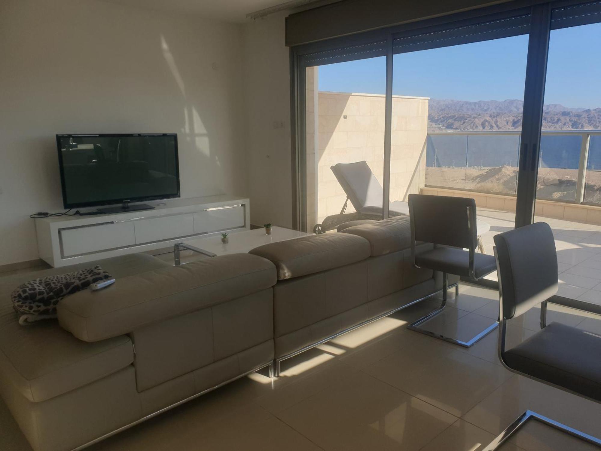 Top-Luxury Exclusive Аpt With Jacuzzi In Front Of The Sea Eilat Esterno foto