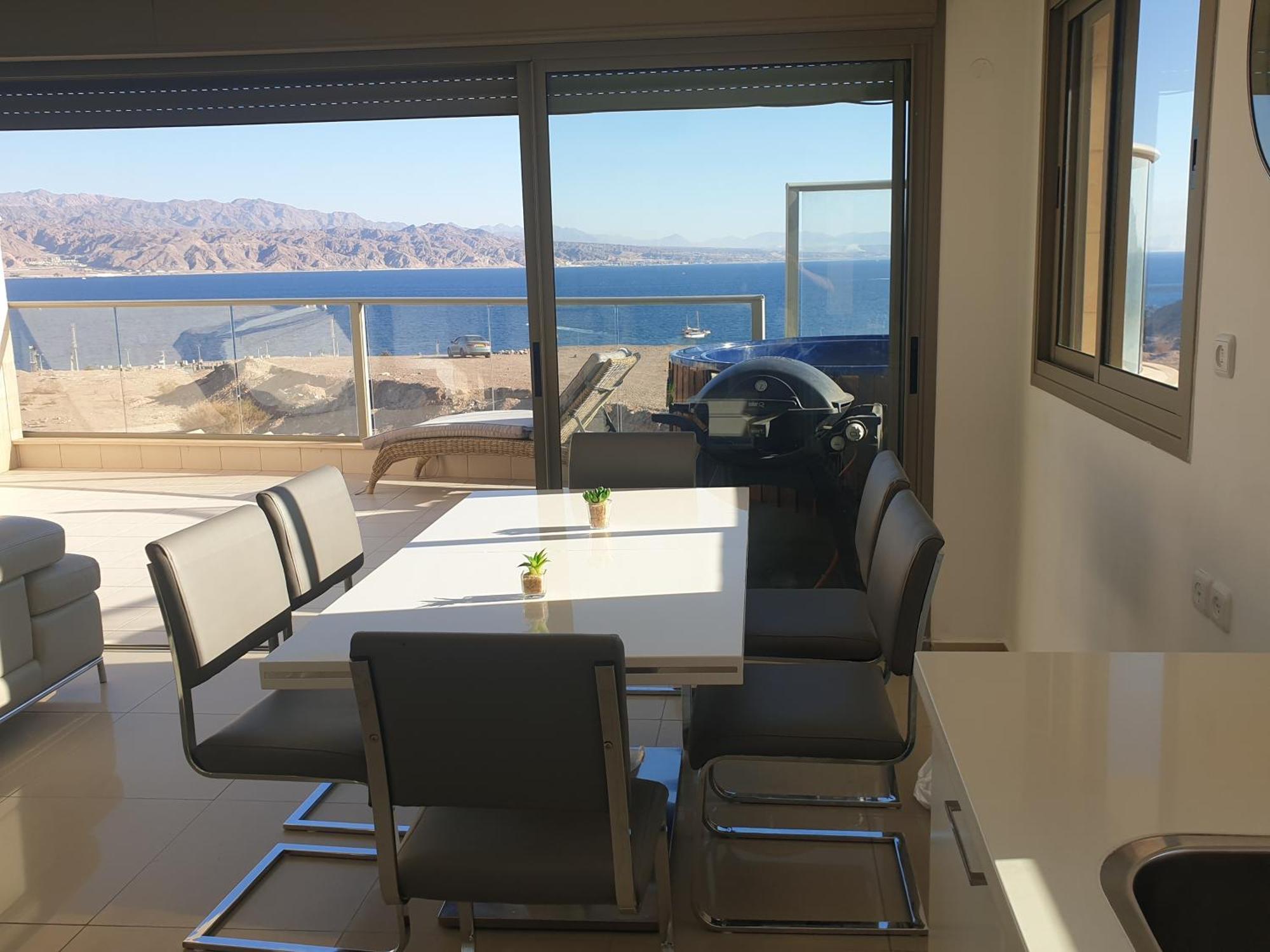Top-Luxury Exclusive Аpt With Jacuzzi In Front Of The Sea Eilat Esterno foto